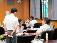 医療者が集まり、震災と放射線健康リスクについて議論している様子。福島県立医科大学の講義風景。