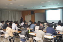 心エコーセミナーのセッション中、参加者が講演を聴いている様子。