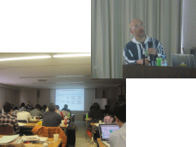 福島県立医科大学の講義中の様子。講師がプレゼンテーションを行い、受講生が真剣に聴講している。