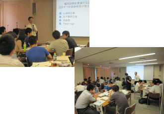 第2回診断推論セミナーでの参加者が講義を受けている様子。テーブルには資料や飲み物が置かれ、真剣に議論している。