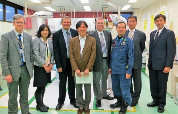 コロラド州立大学の教授陣と福島県立医科大学の関係者が意見交換を行っている様子。