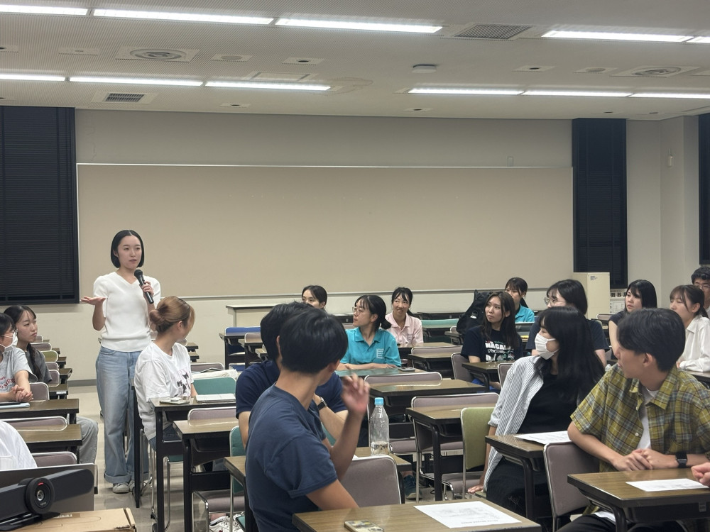 質疑応答の様子派遣経験のある先輩学生との質疑応答の様子