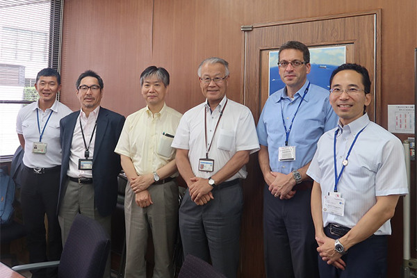 福島県立医科大学での交流イベントに参加した米国NY市マウントサイナイ医科大学の学生と教員のグループ。