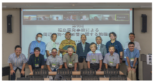第9回福島原発事故による周辺生物への影響に関する勉強会での参加者たちの集合写真。