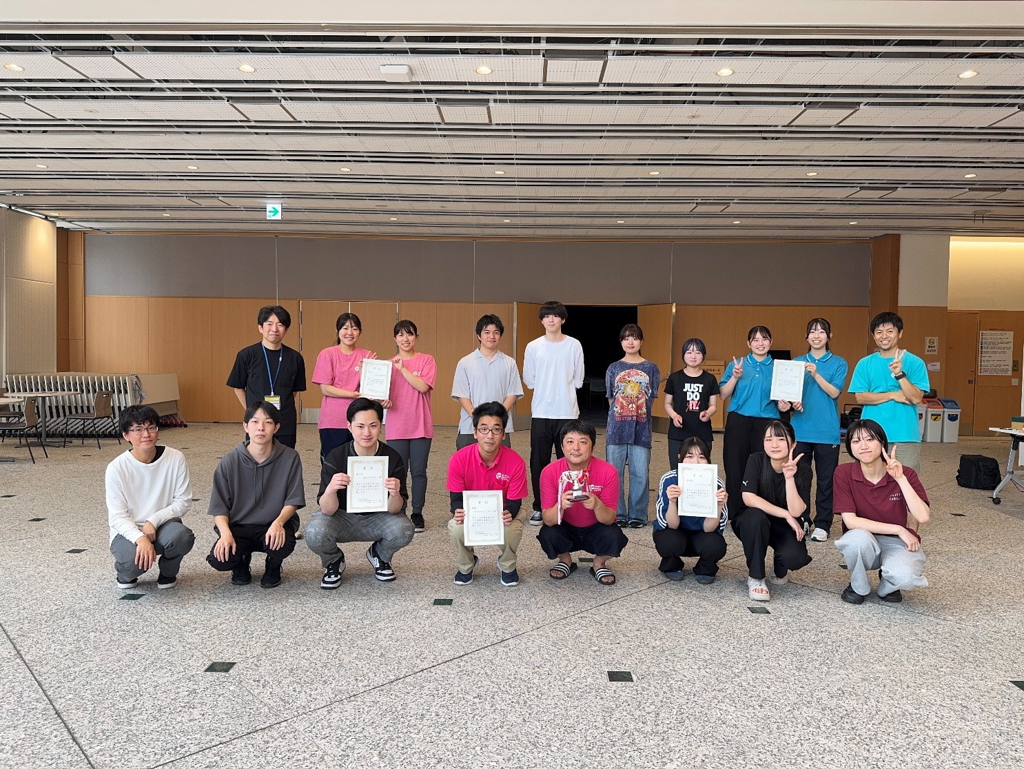 福島県立医科大学の教員が教育セミナーで「子どものADL評価のゴールドスタンダード」について講演している様子。