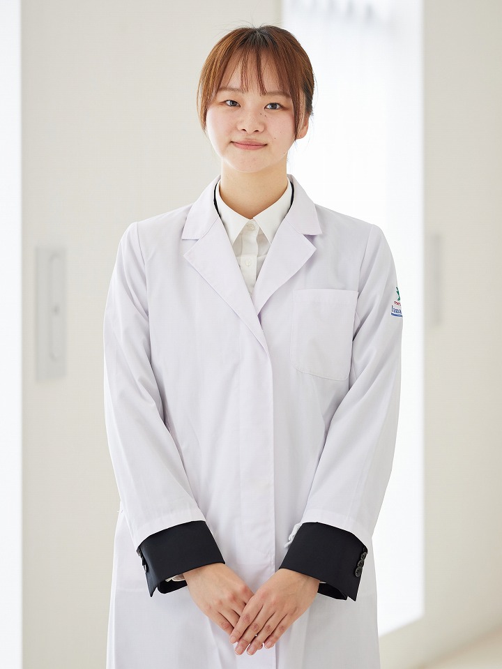 専攻医　伊藤 彩加のプロフィール写真。