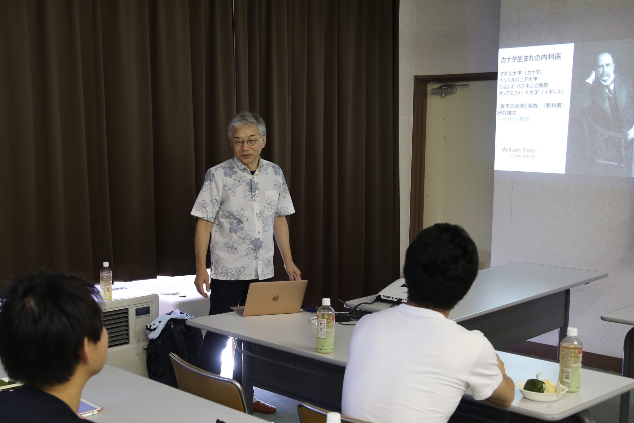 写真：体験企画「夏の学校」の様子