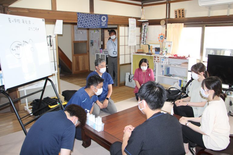 総合診療を体験する「冬の学校奥会津」開催の様子。