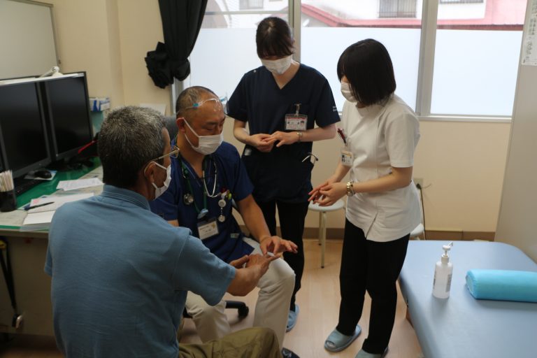 「夏の学校」開催時の様子。