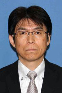 三村耕作准教授のプロフィール写真。上部・下部消化管を専門とし、消化器・一般外科、がん免疫療法に従事。