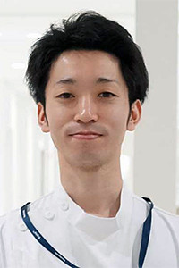 仲野宏助教のポートレート。福島県立医科大学の医療スタッフとしての姿。