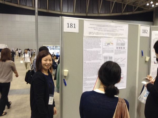 第３９回日本神経科学学会大会、西澤さんによる発表の様子。