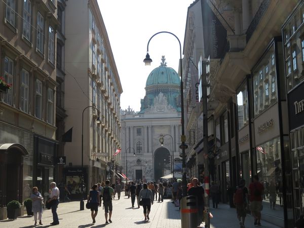 コークマルクトから見える王宮の風景。