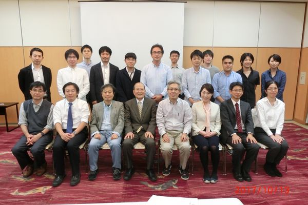 平成29年度第2回大脳基底核機能研究会の参加者との記念写真。