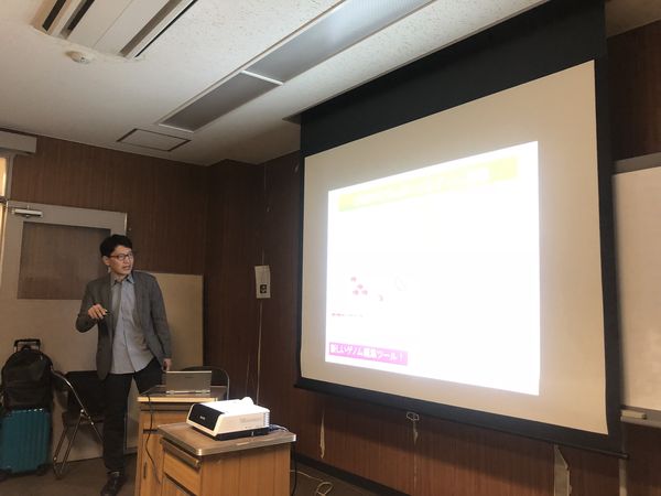 セミナー中の真下先生の様子