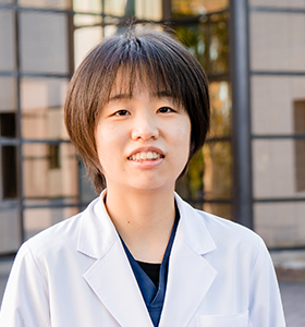 病院助手（大学院生）鎌村　美歩