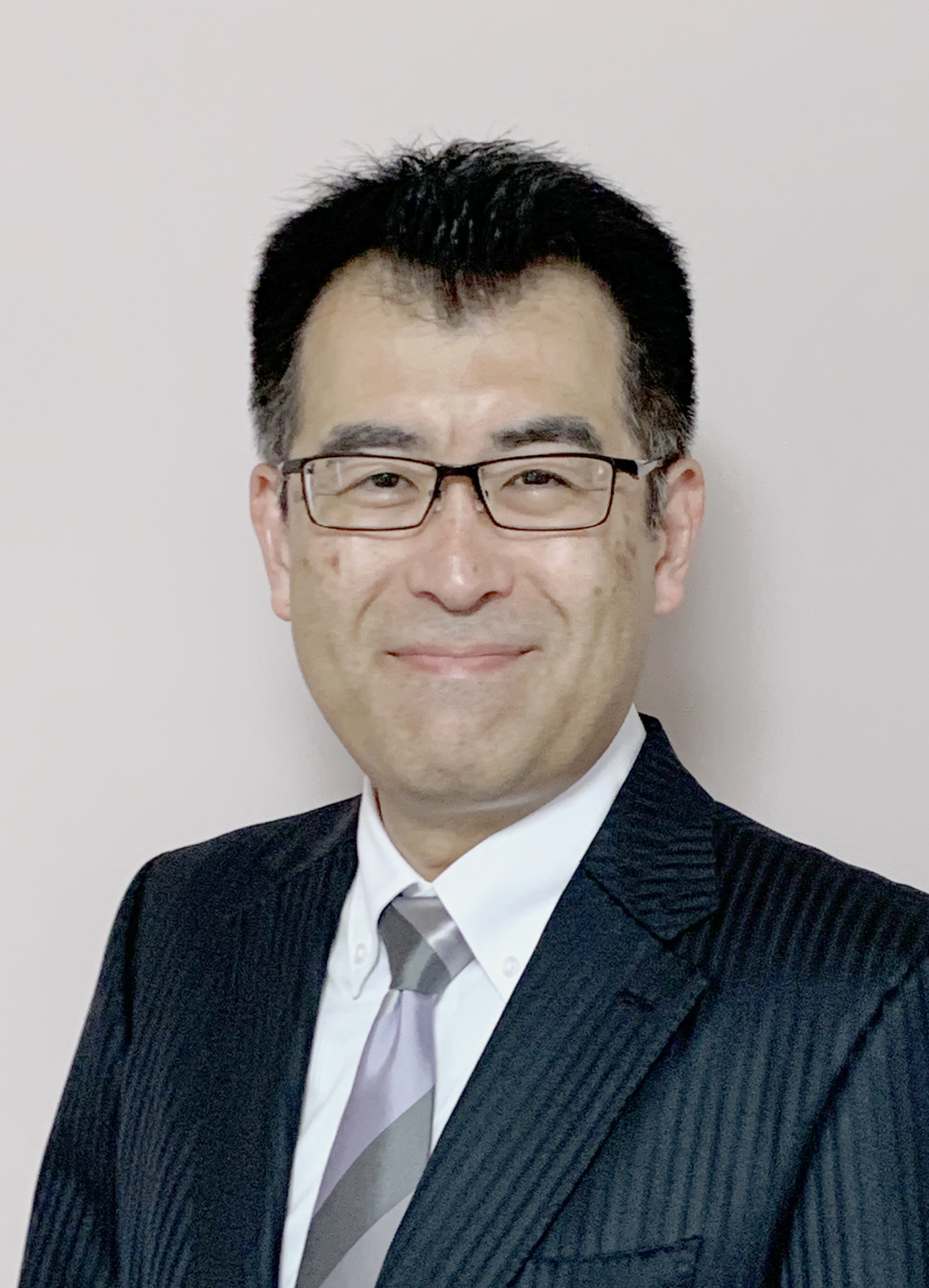 福島県立医科大学のリウマチ膠原病内科学講座の主任教授のポートレート。
