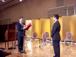 第25回日本小児泌尿器科学会総会・学術集会学会賞受賞、授与式の様子。