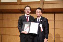 第23回 日本排尿機能学会学会賞（基礎部門）受賞した秦淳也氏。