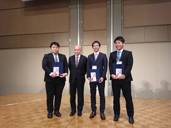 第25回日本排尿機能学会河邊賞受賞した一同。