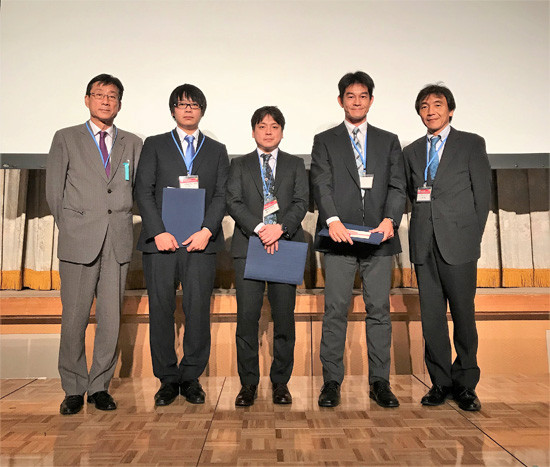 第6回 泌尿器画像診断・治療技術研究会Best Poster Award 受賞したときの記念写真。