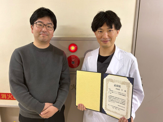 第269回日本泌尿器科学会東北地方会優秀演題賞を受賞した喜屋武学氏。