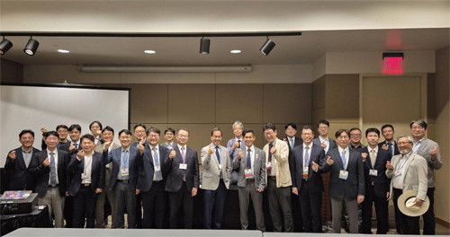 韓国の泌尿器科医との集合写真