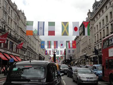 ロンドンのリージェントストリートの写真。