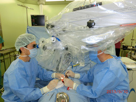 不妊症の手術中の様子。