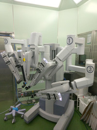 部屋に設置された医療用ロボット