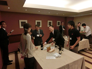 セミナー後の打ち上げの様子。
