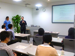 泌尿器科・副腎内分泌外科選択の6年生を対象としたセミナー会場の様子。