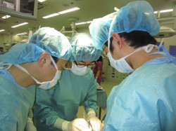 手術体験時の様子。