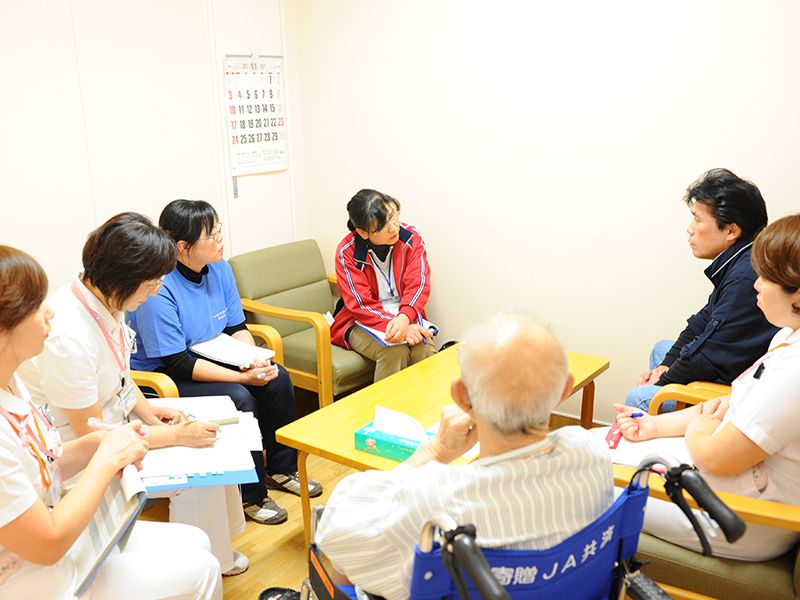 写真：緩和ケア病棟の様子。