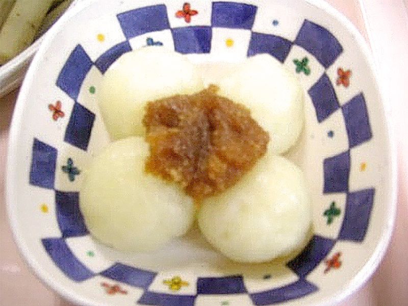 芋餅ピーナッツの写真。