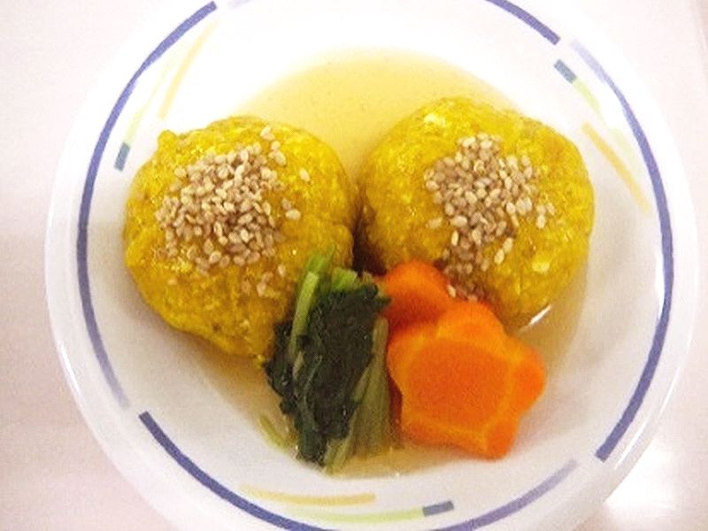 南瓜の茶巾しぼりの写真。