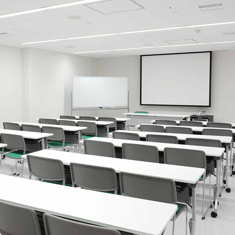 教育・研究機関として設置した講義室の写真。