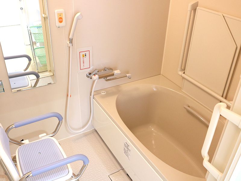 浴室の様子、脱衣所の写真。