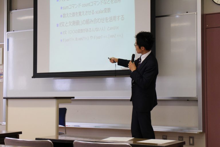 栗田准教授によるミニレクチャー風景