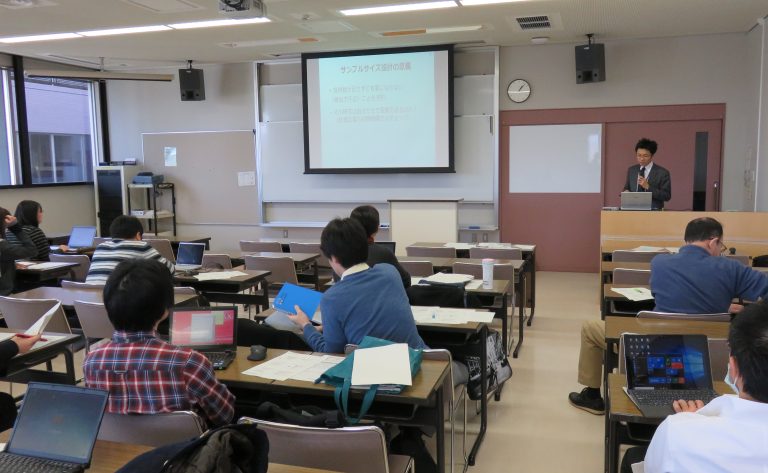 栗田准教授によるミニレクチャーの様子