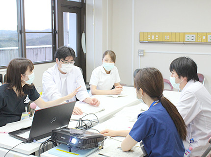 栄養サポートチーム(NST)の写真。