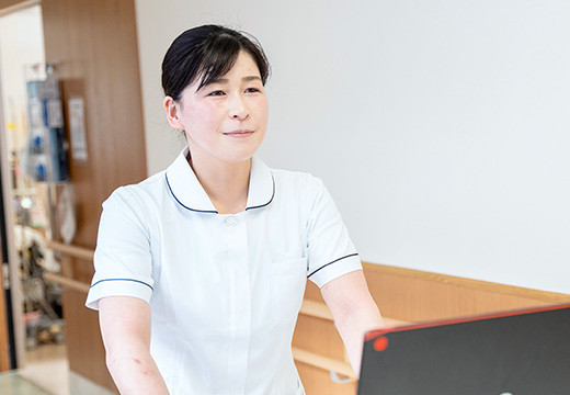 社会人経験を経た看護師さんの写真。