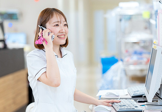 看護師と育児を両立した方の写真。