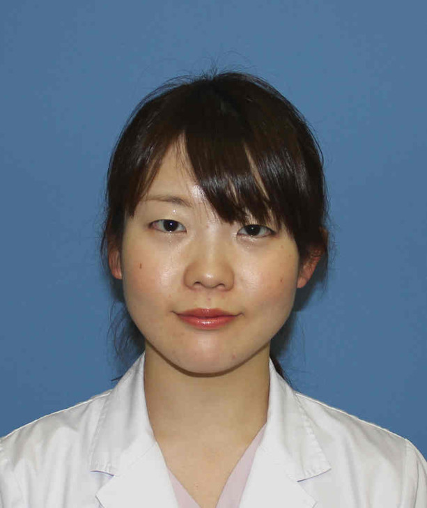 病院助手　橋本陽