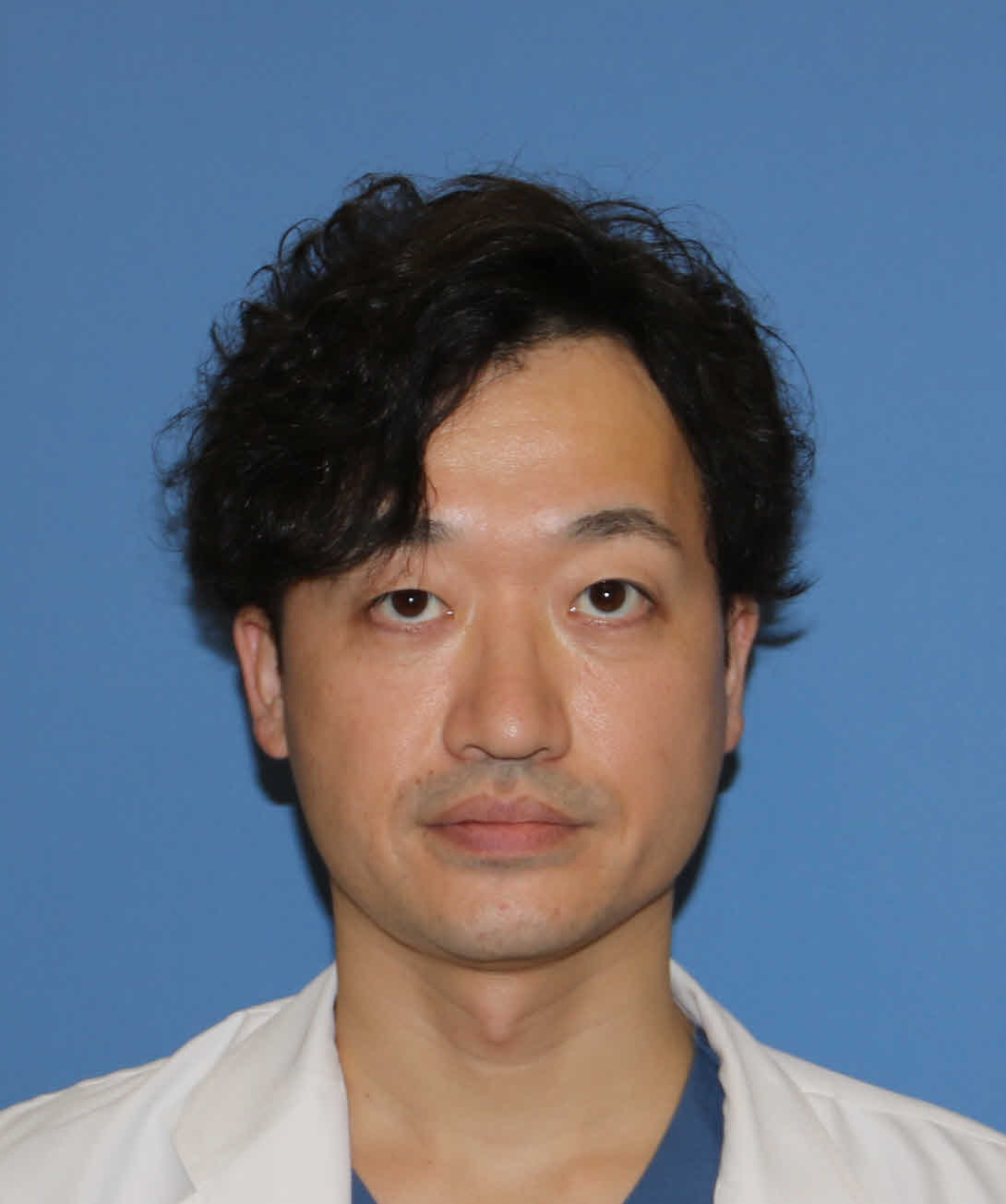 助教　根本大樹