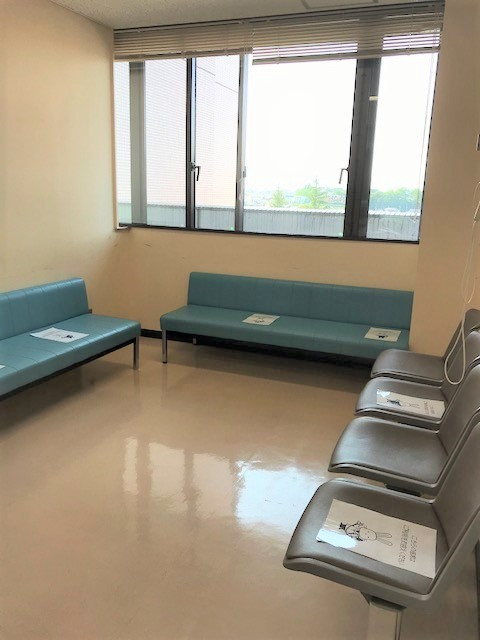 検査終了後に待機する待合室の写真。