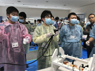 第27回福島ESDクラブ福島ESD/EMRハンズオンセミナーにてトレーニング中の様子。