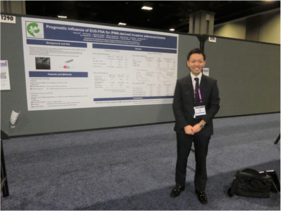 DDW2018会場のパネル前にて。