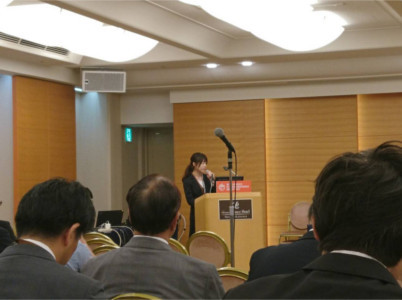 会場にて参加者たちの様子。