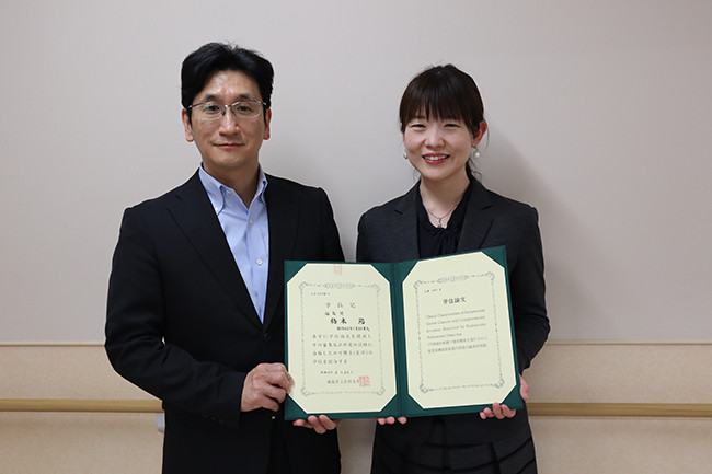 令和3年度前期学位授与式での記念写真。